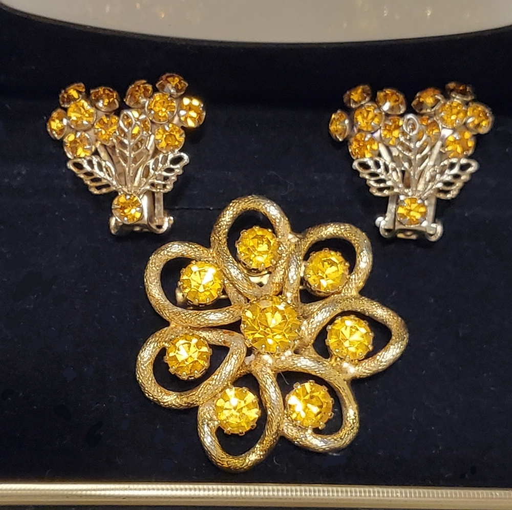 Vintage Jewelry Set Rhinestones, Earrings Rhinestones Yellow, Brooch Rhinestones